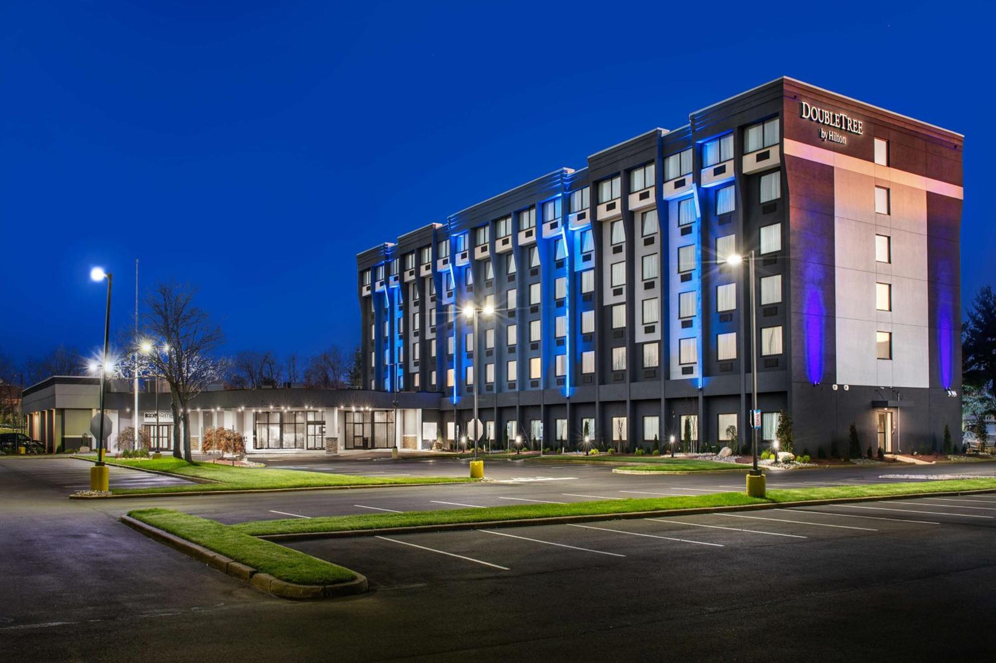 Doubletree By Hilton Monroe Township Cranbury Hotel Rossmoor Exterior photo
